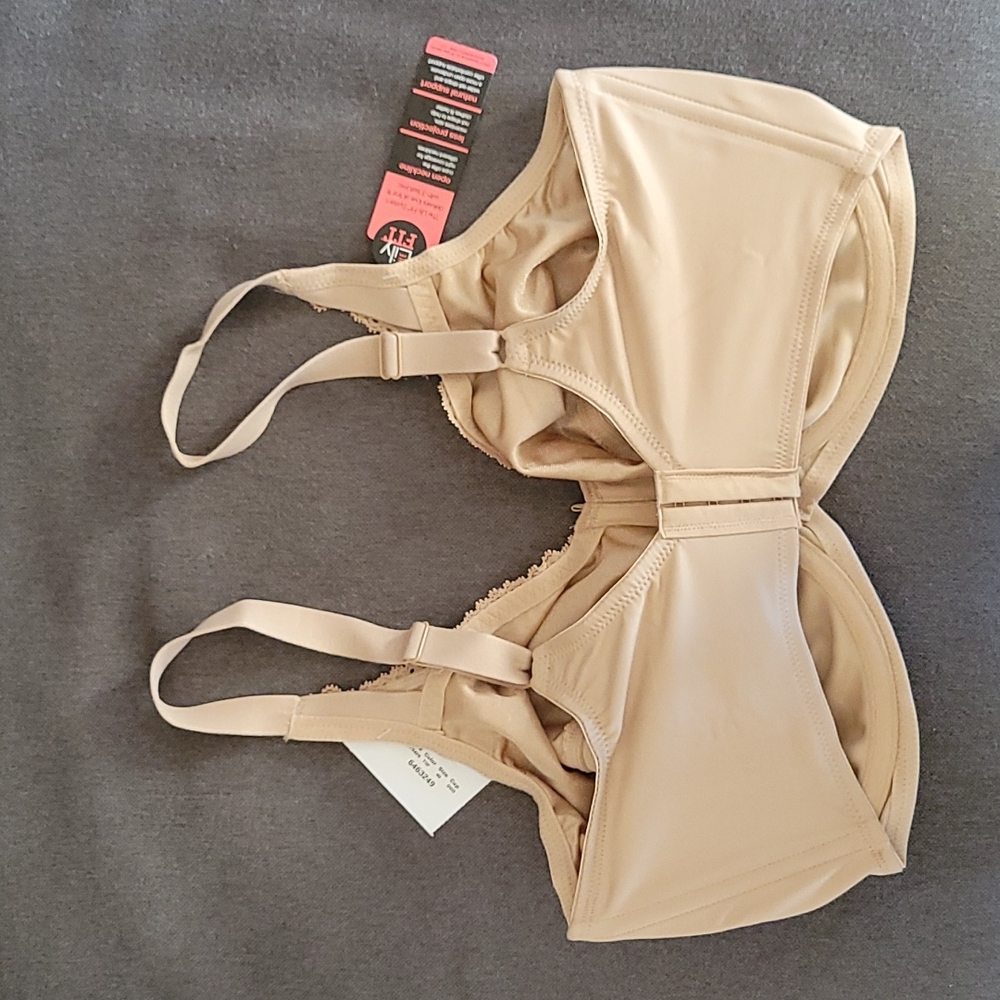 Lilyette Bra - Picture 3 of 8